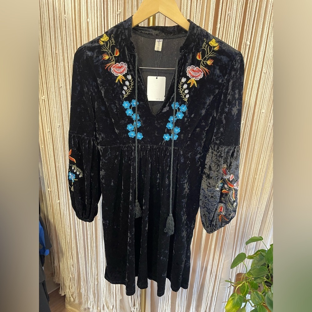 Aofur Bohemian Embroidered Velvet Mini Dress floral embroidery black Small (S)